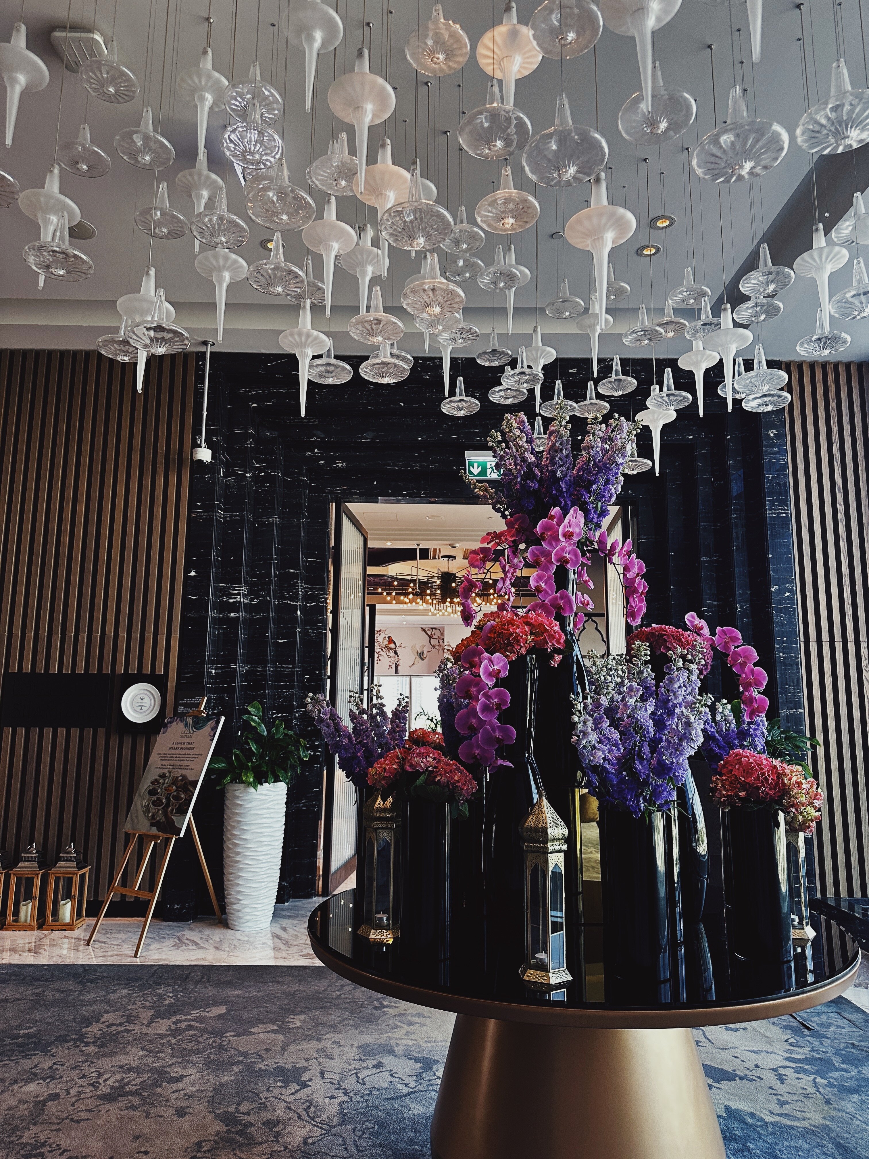 Фото Taj Jumeirah Lake Towers