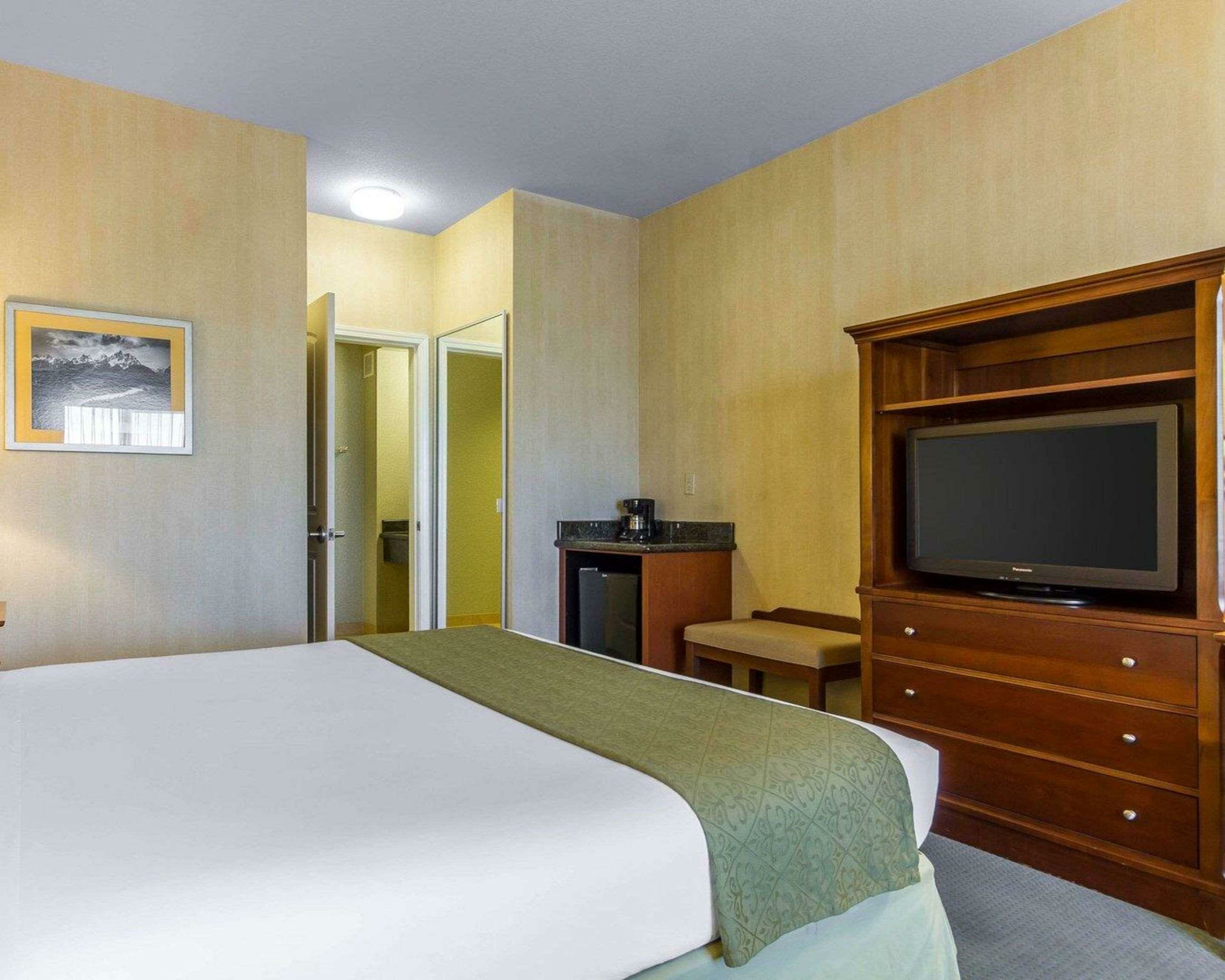 Фото Quality Inn & Suites