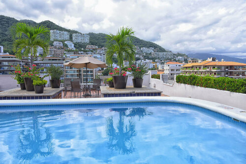 Гостиница Hotel Eloisa - Near Playa de los Muertos в Пуэрто-Вальярта