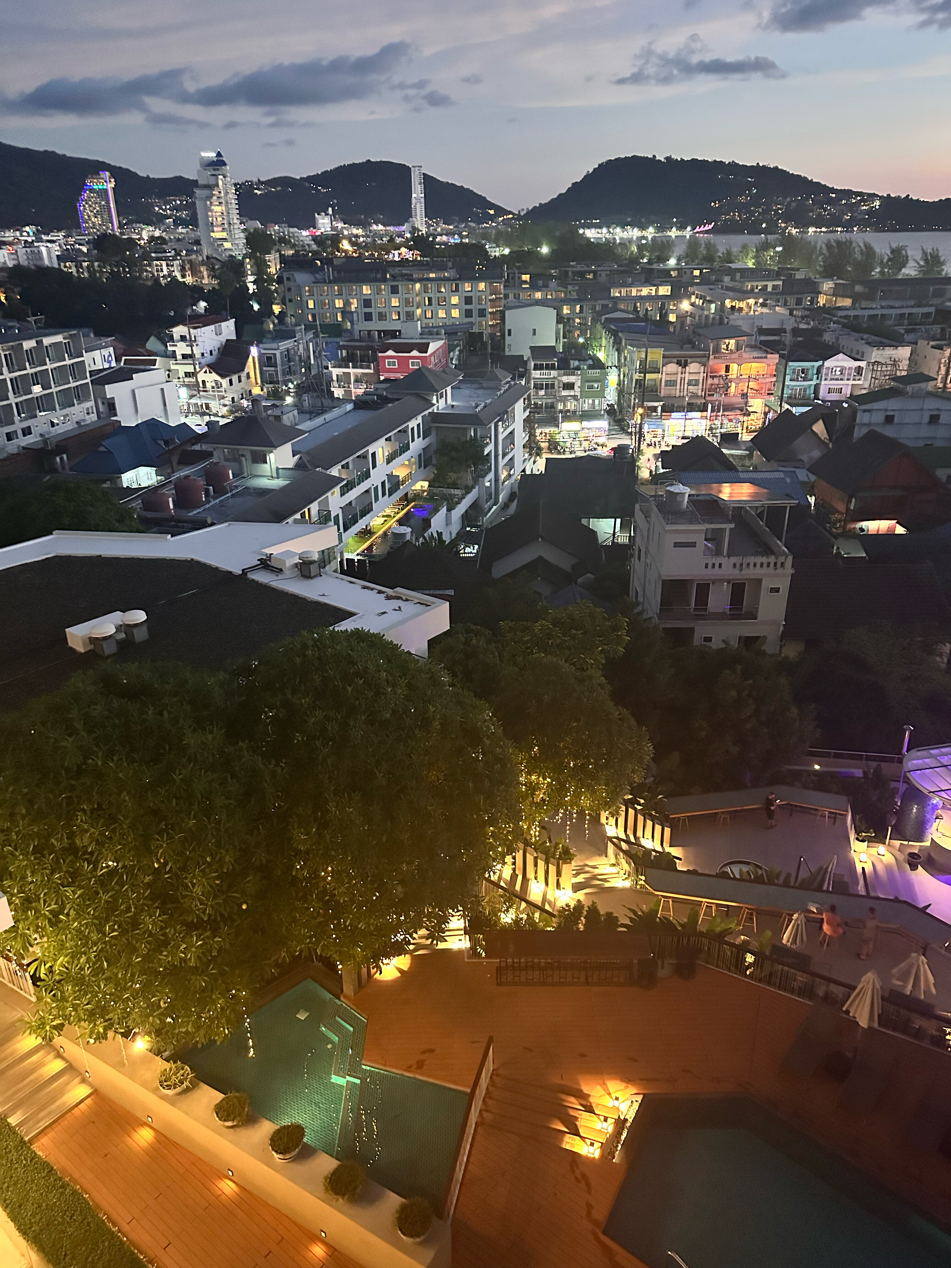 Фото Andaman Beach Hotel Phuket Patong - Handwritten Collection