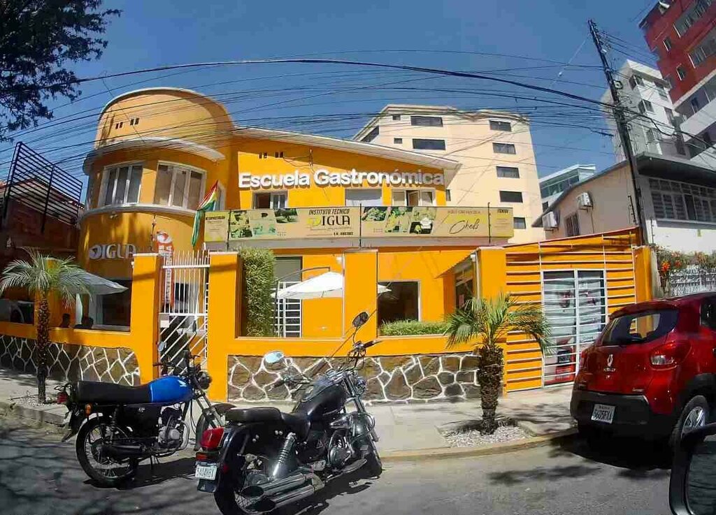 Further education Igla Technical Institute, Cochabamba, photo