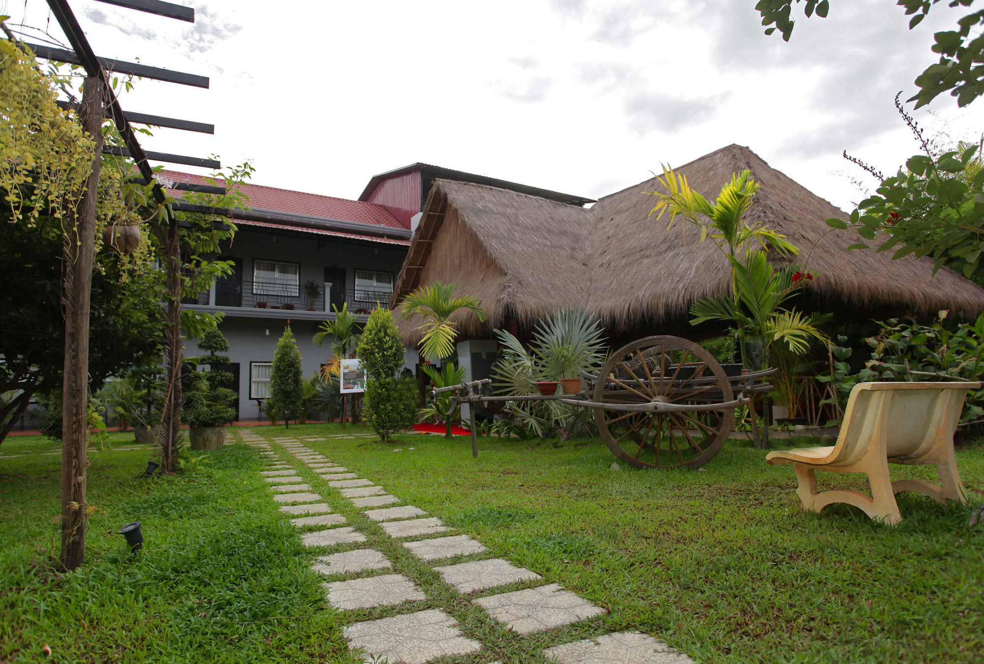 Фото Reveal Angkor Hotel