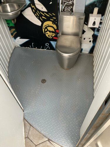 Onam nola qildi va singlim mening qolimni sordi