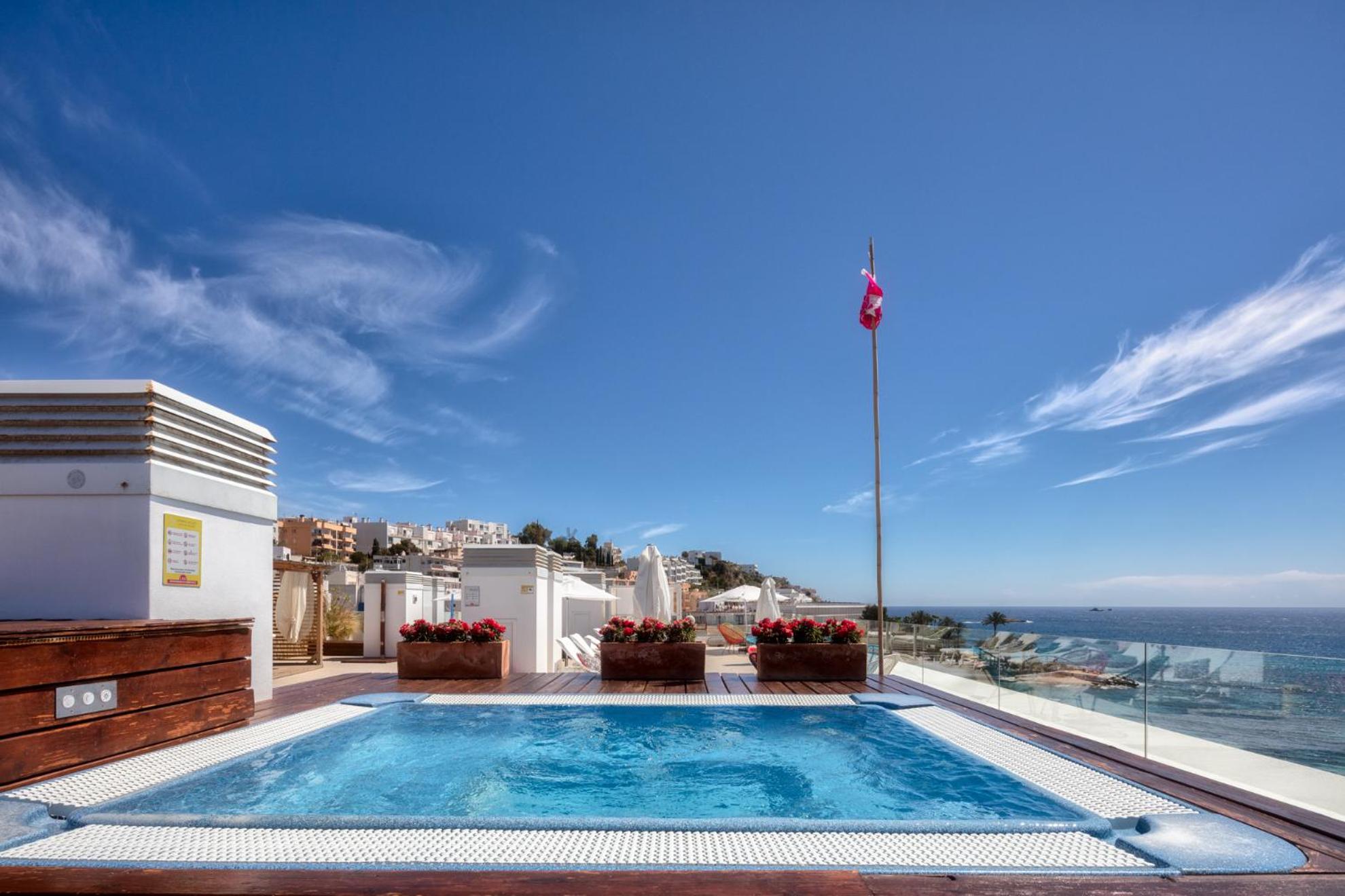 Фото Sud Ibiza Suites