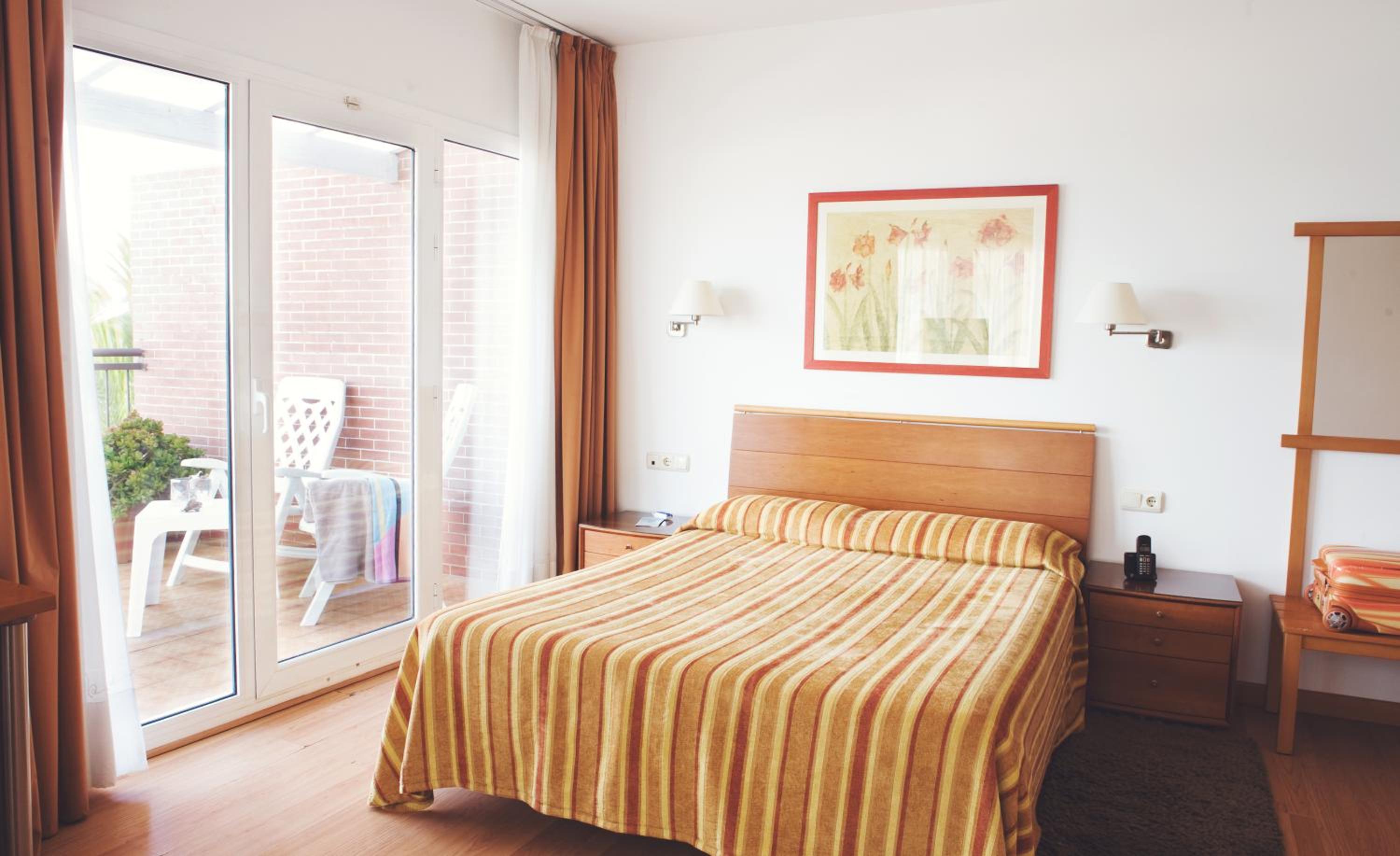 Фото Hotel Miramar Badalona