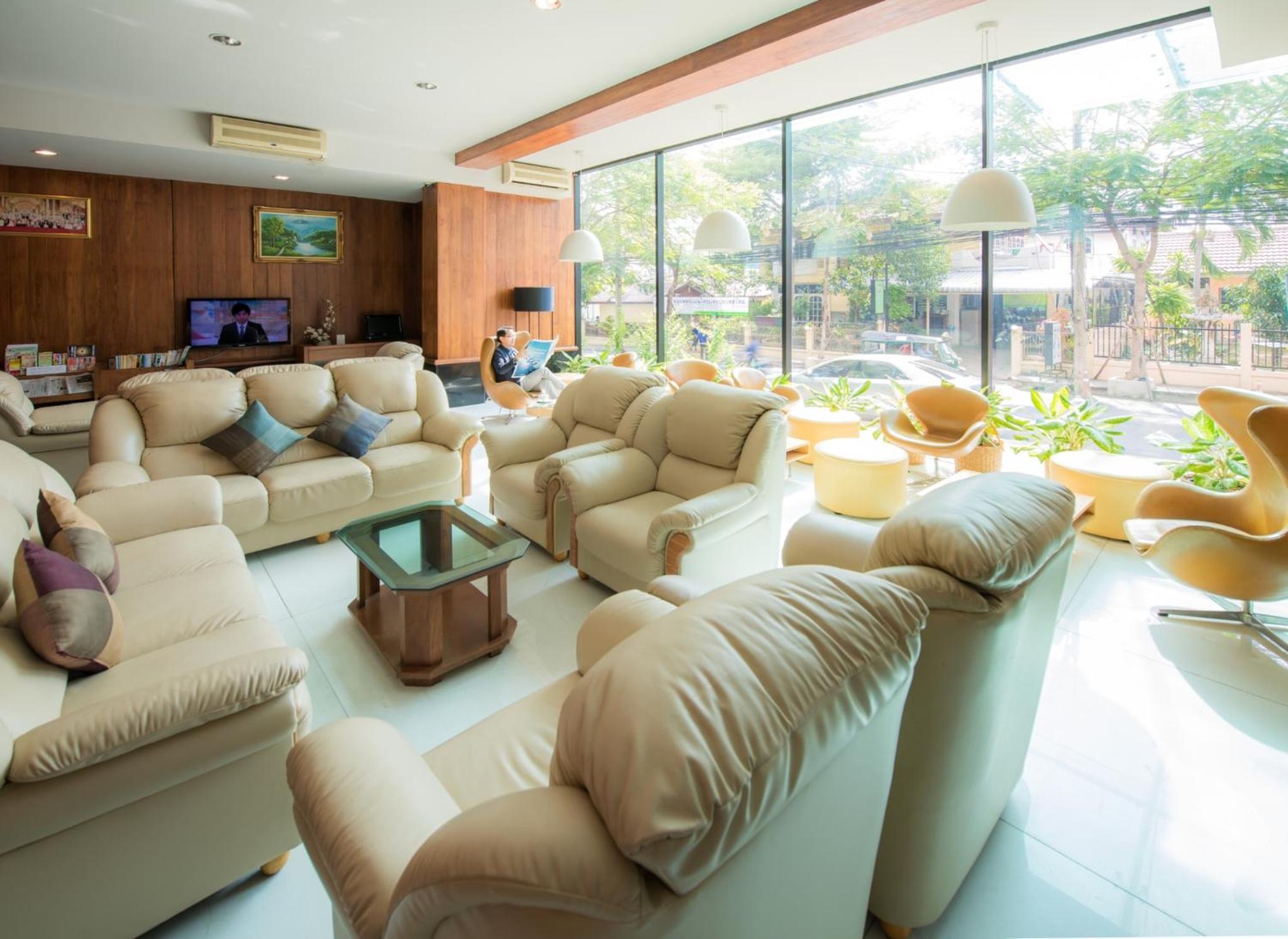 Фото Laemtong Service Apartment