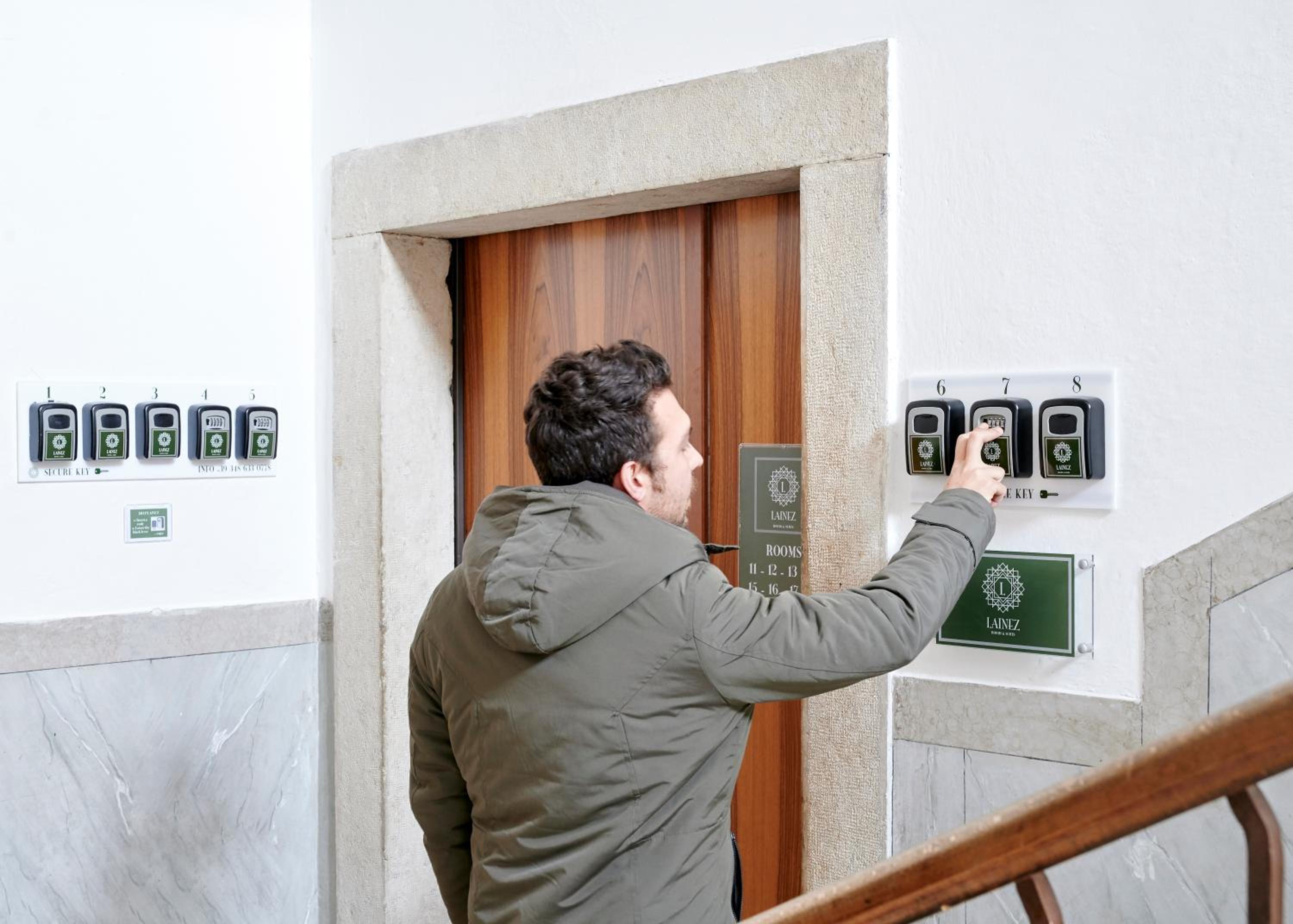 Фото Lainez Rooms & Suites