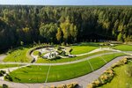 Repino-Leninskoe Country Club (posyolok Leninskoye, Sovetskaya ulitsa, 171), centro deportivo y de entretenimiento