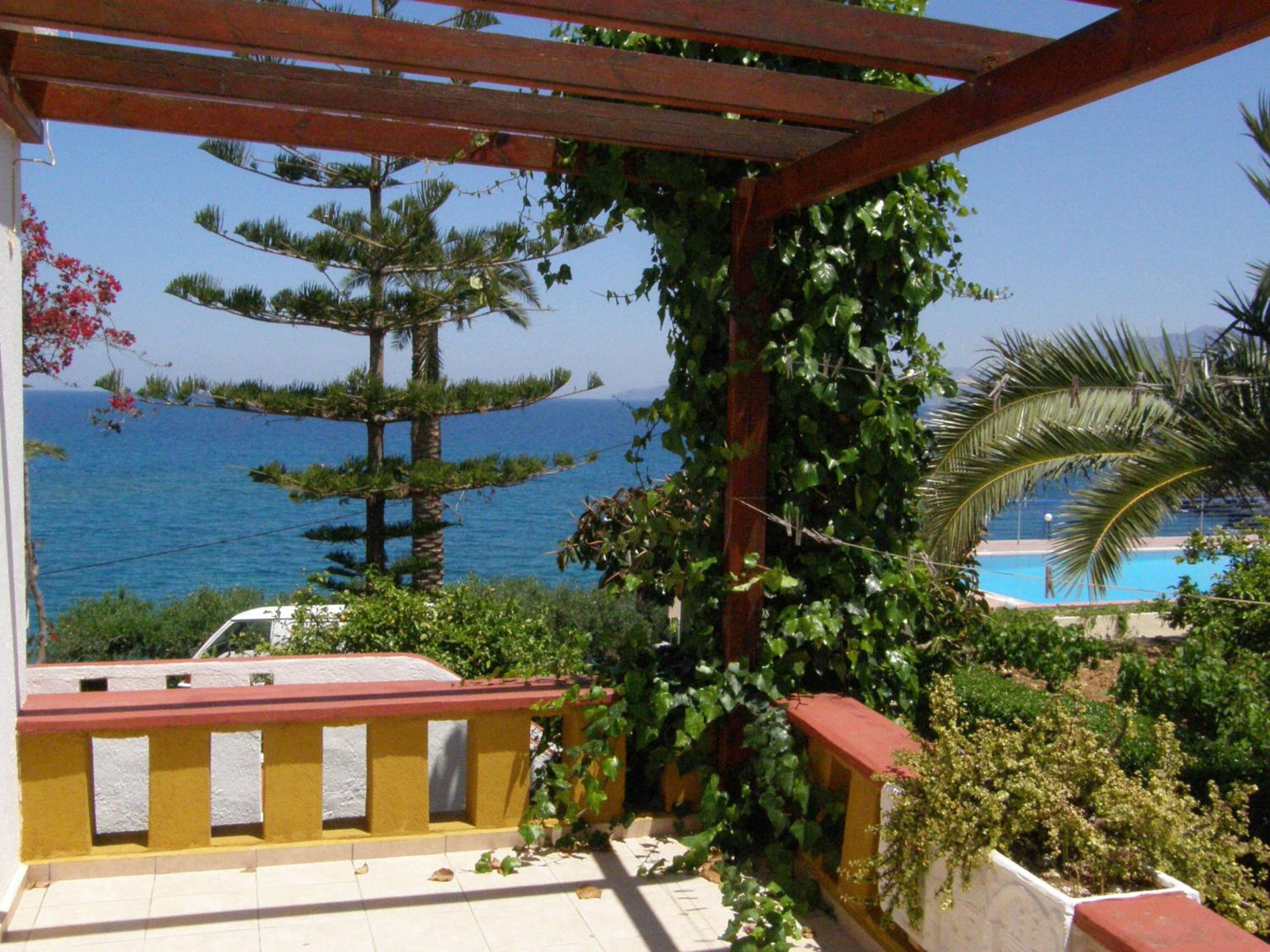 Фото Poppy Villas