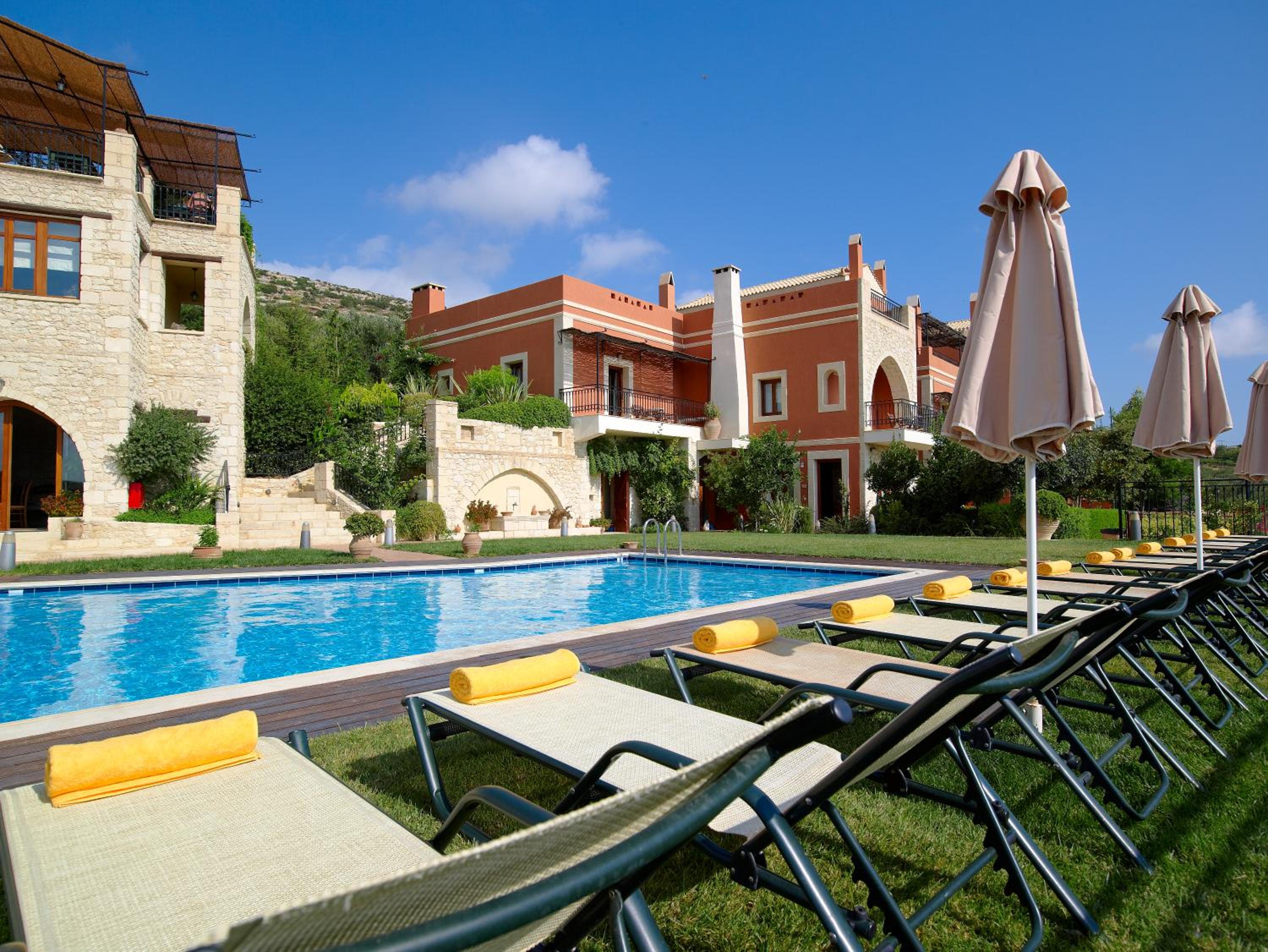 Фото Katalagari Country Suites