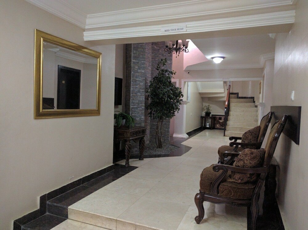 Фото Emperor's PLace Luxury Room