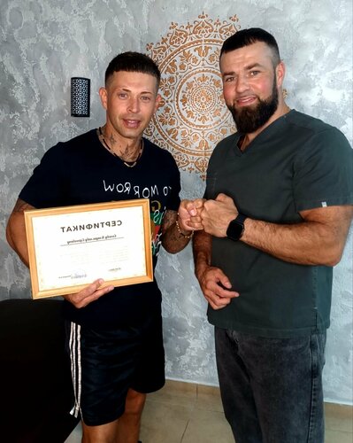 Клиторальды капюшонды тік тесу