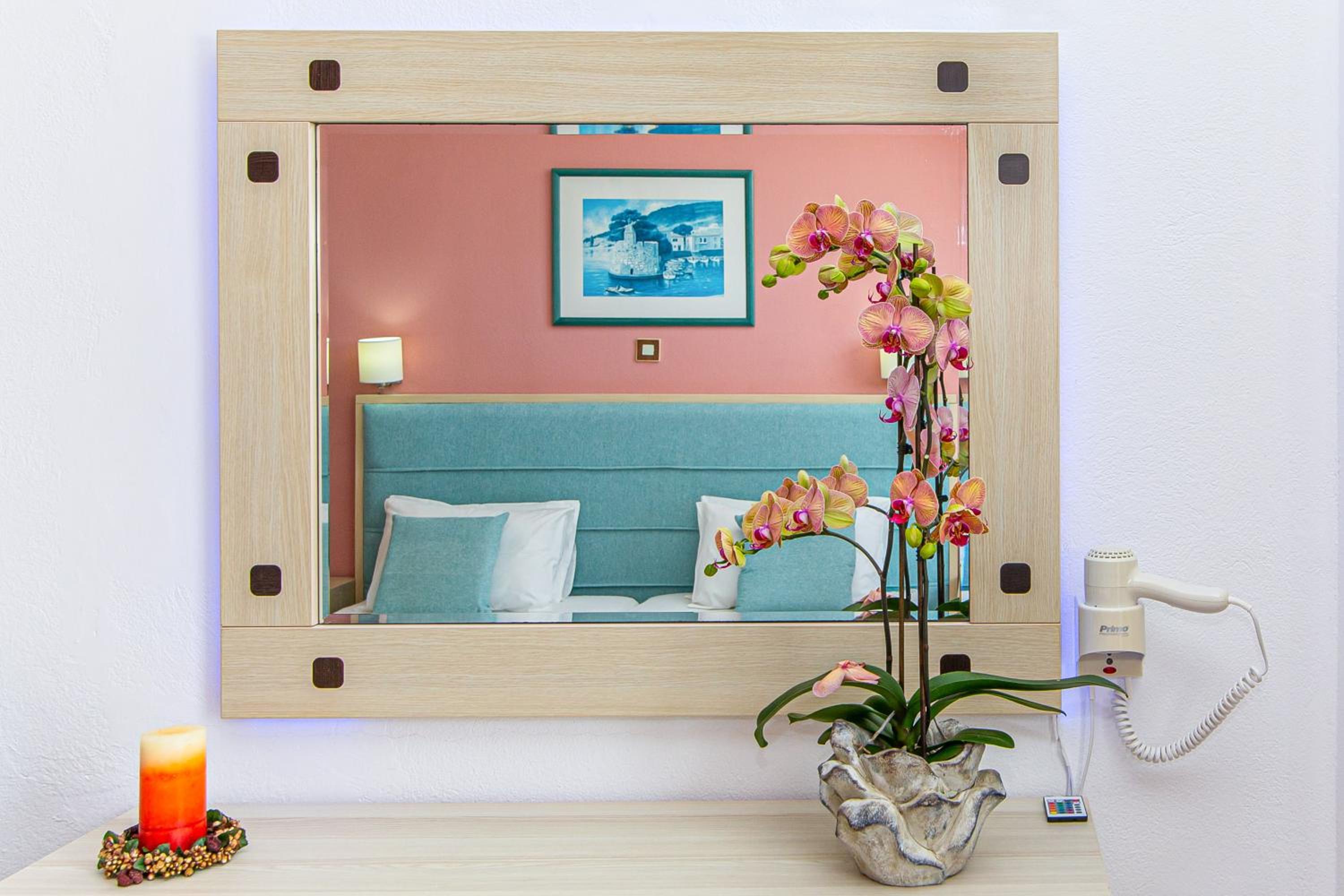 Фото Theoni Apartments