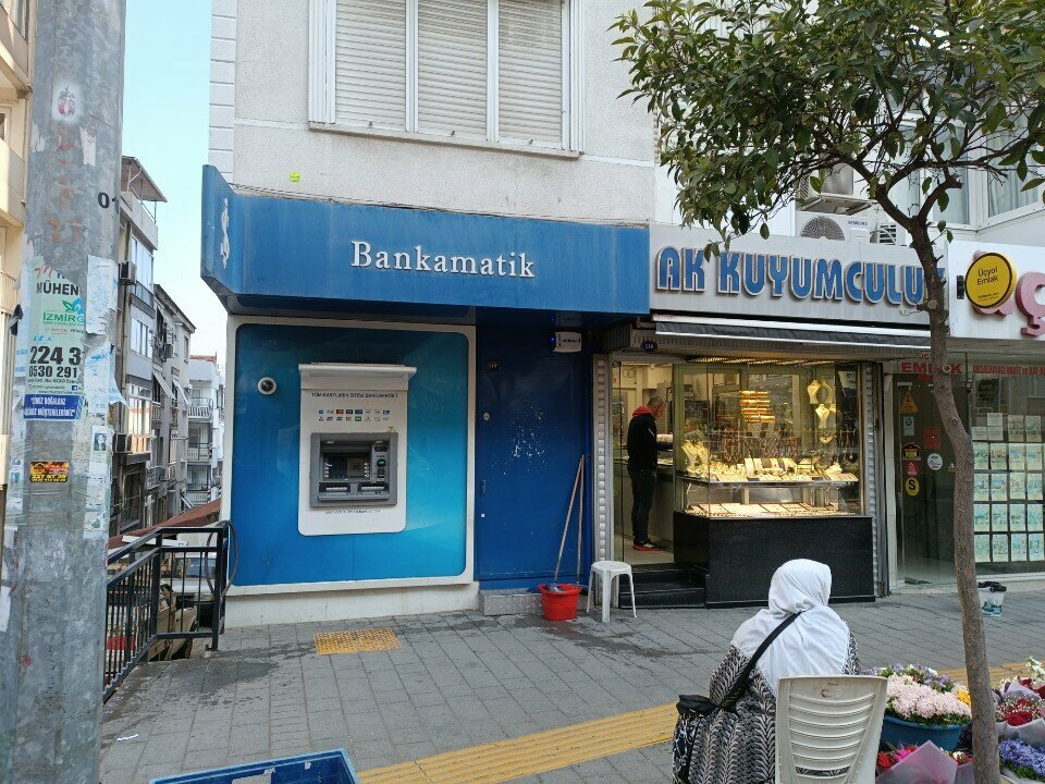 ATM Turkiye Is Bankasi, Izmir, photo