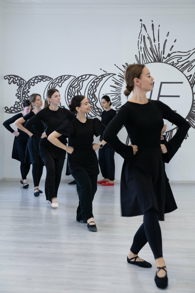 Dance school Adat, Mytischi, photo