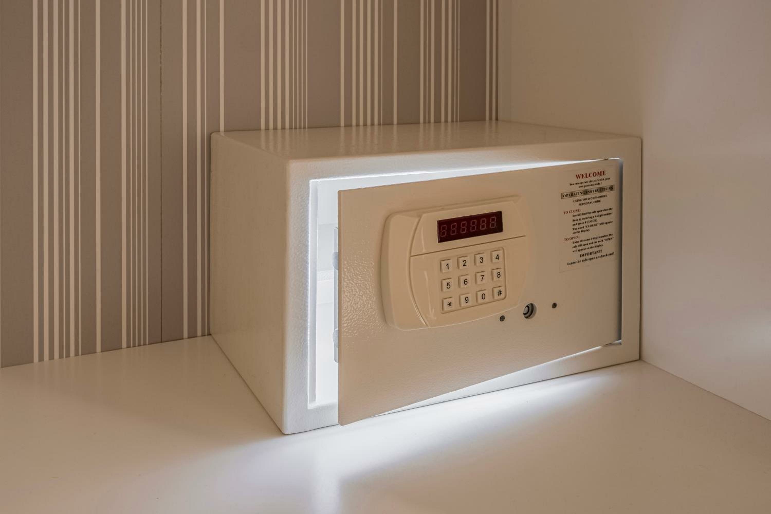 Фото Louren Apartments