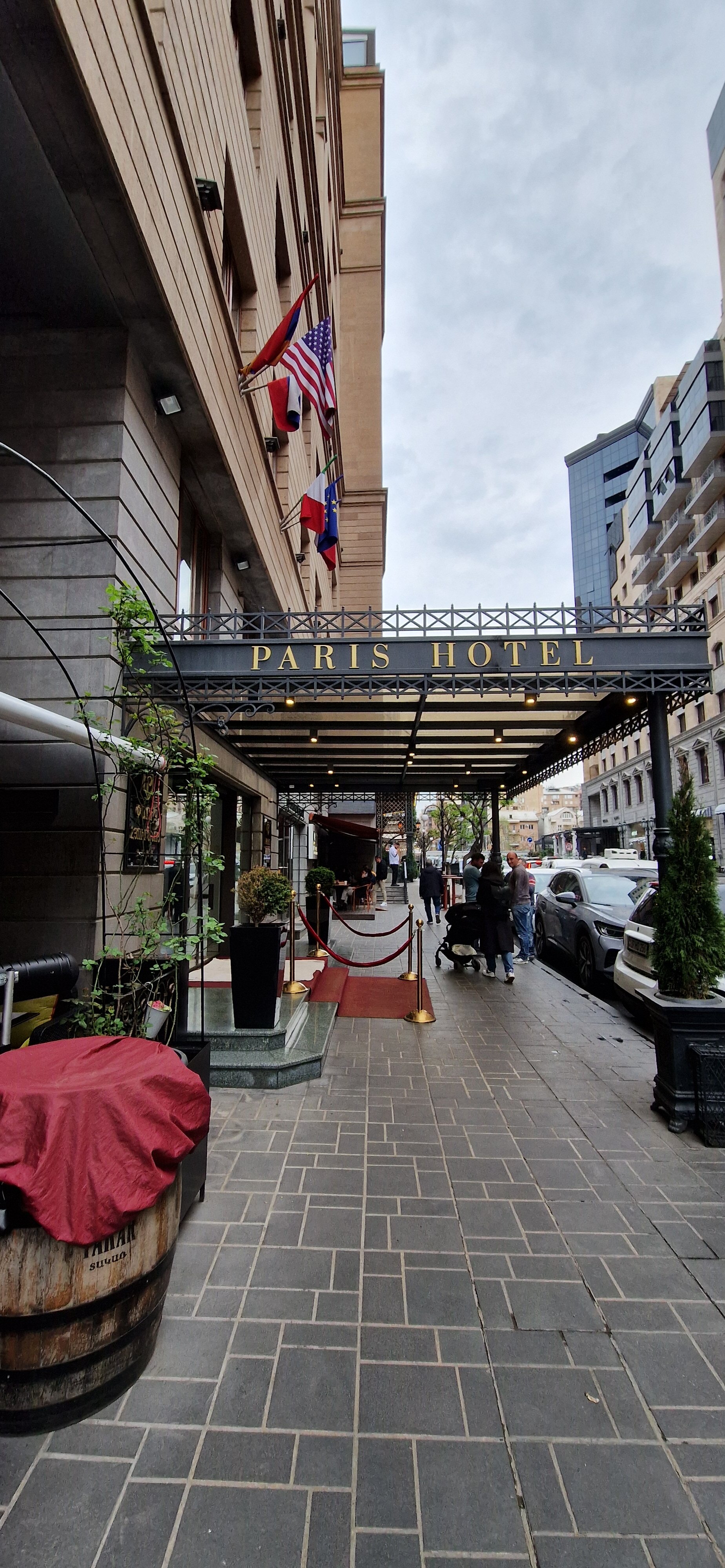 Фото Paris Hotel Yerevan