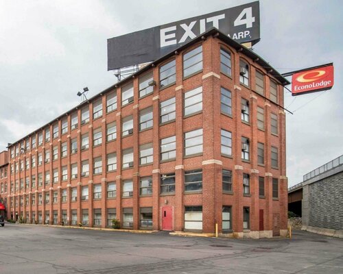 Гостиница Econo Lodge в Манчестере