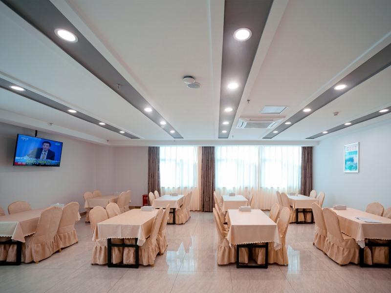 Фото Отель GreenTree Inn Jiangsu Suzhou Zhangjiagang Tangsi T