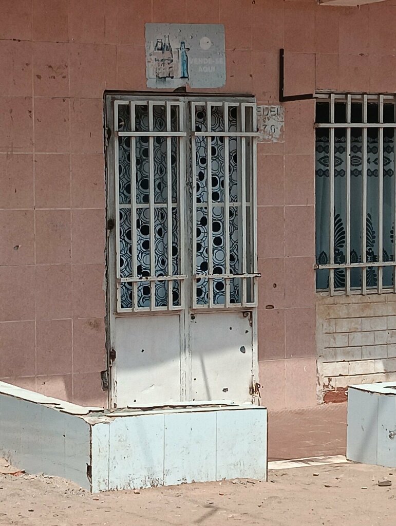 Bar, pub Bar, Loanda, photo