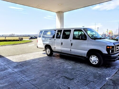 Внешний вид отеля Days Inn by Wyndham Windsor Locks Bradley Intl Airport в Уиндзор-Локсе, фото 4