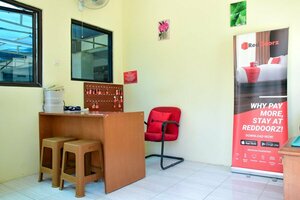 Гостиница RedDoorz Plus near Ciputra World Kuningan 2