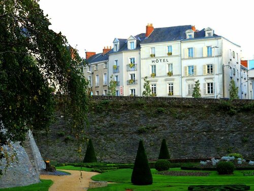 Гостиница Logis Hotel Marguerite d'Anjou в Анжере