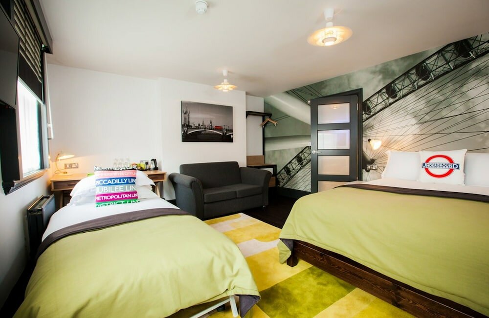 Фото The Wellington Hotel