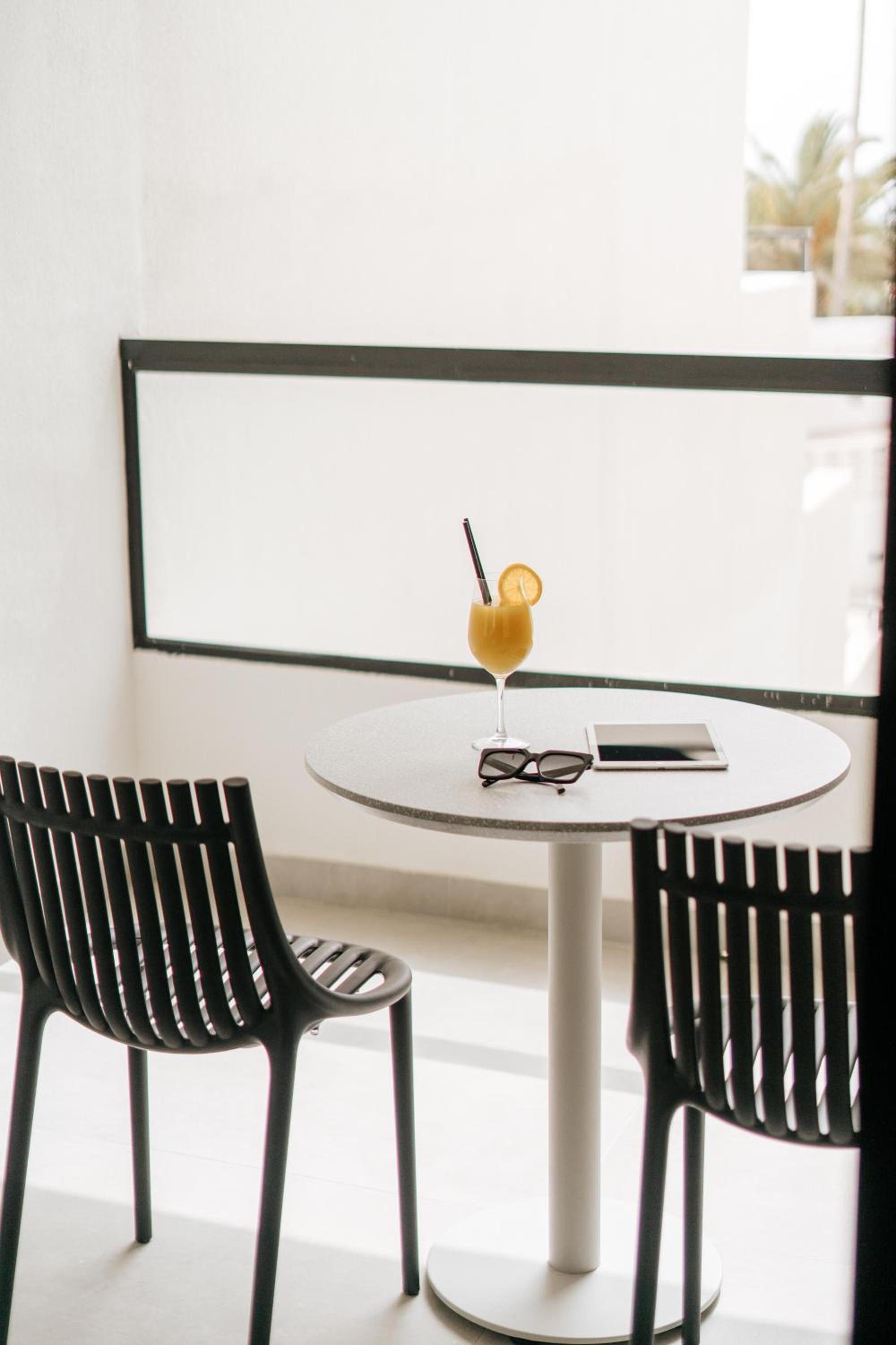 Фото R2 Higos Beach Apartments