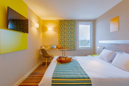 Гостиница Hotel Kyriad Lyon Est - Saint Bonnet de Mure