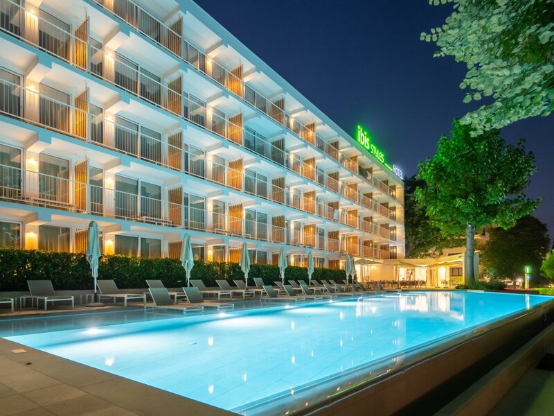 Гостиница Ibis Styles Golden Sands Roomer Hotel в Золотых Песках