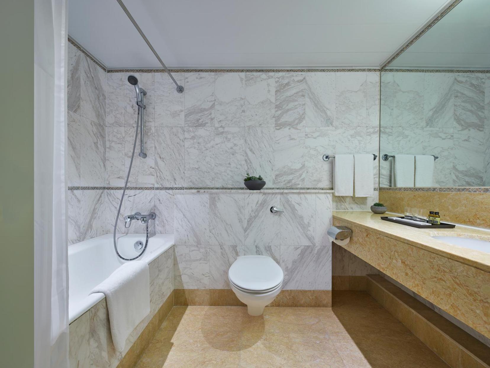 Фото Two MacDonnell Road