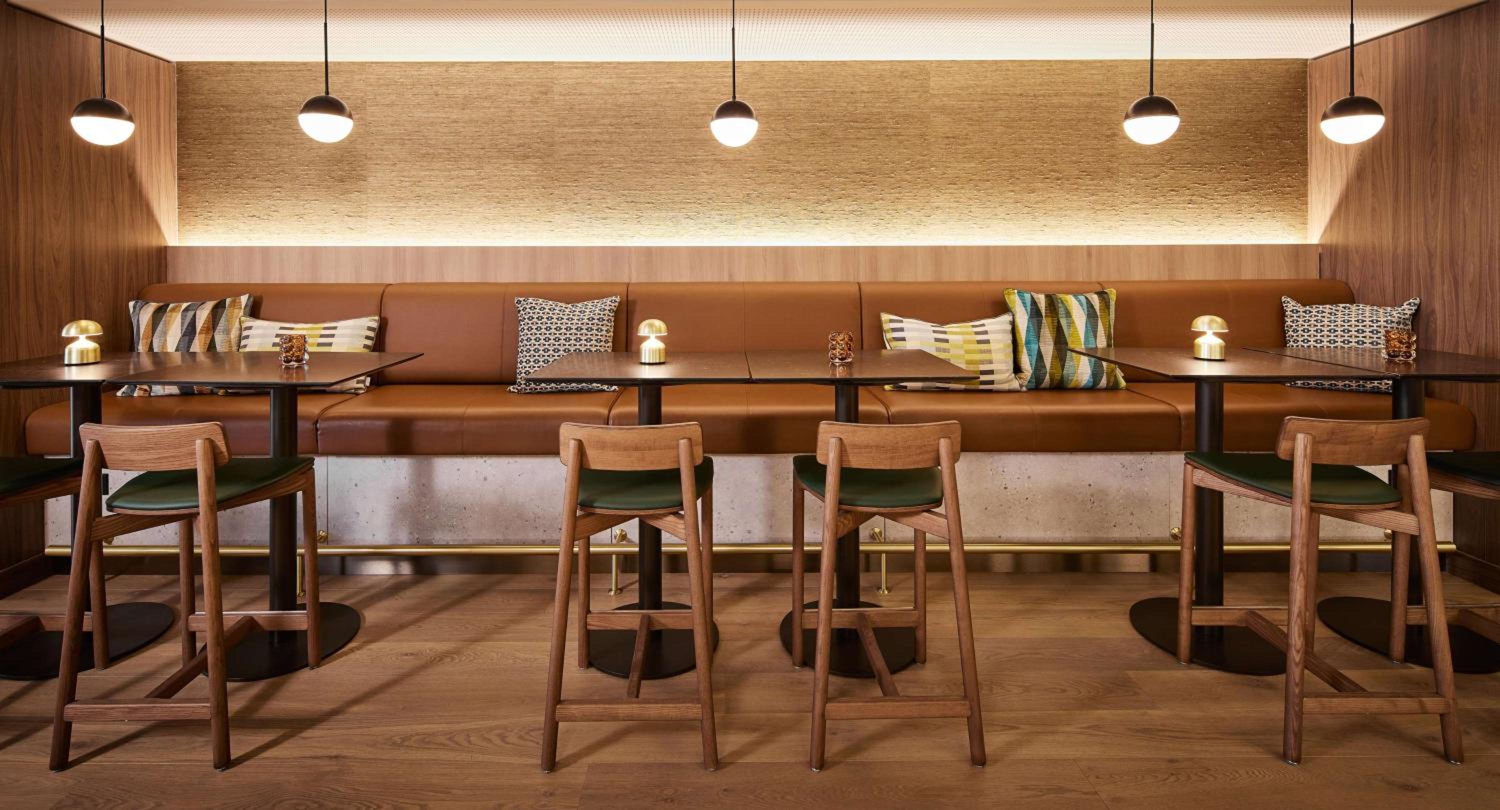 Фото Adina Apartment Hotel Dusseldorf