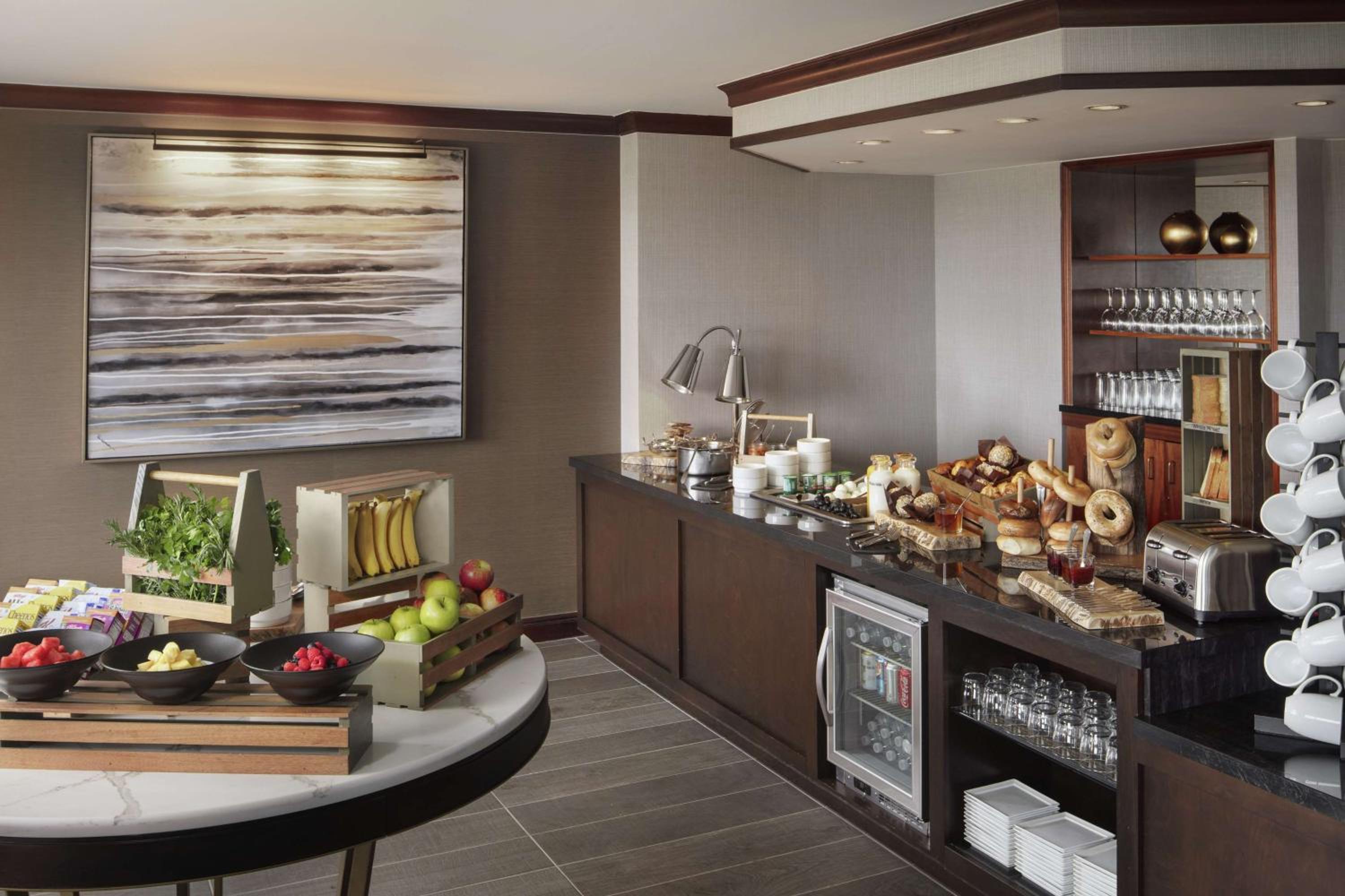 Фото Hilton Short Hills