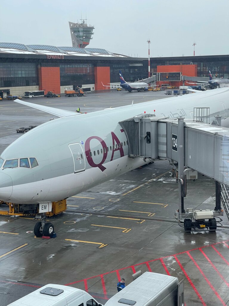 Airline Qatar Airways Tower 2, Doha, photo