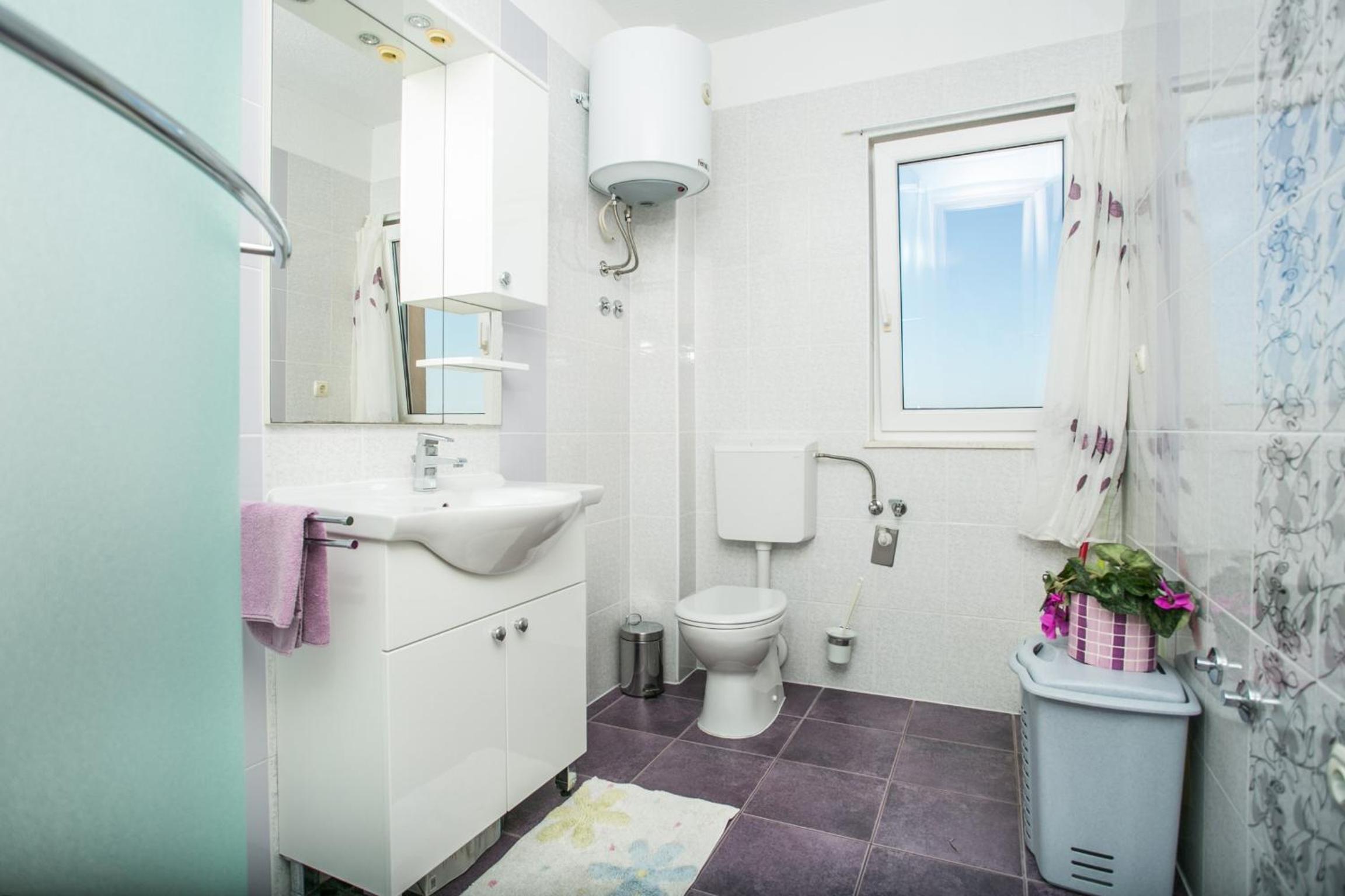 Фото Kaja - right next to the beach