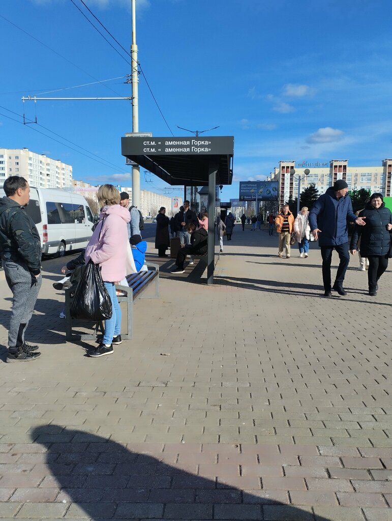 توقف وسائل النقل العام Станция метро Каменная Горка ، مينسك، صورة