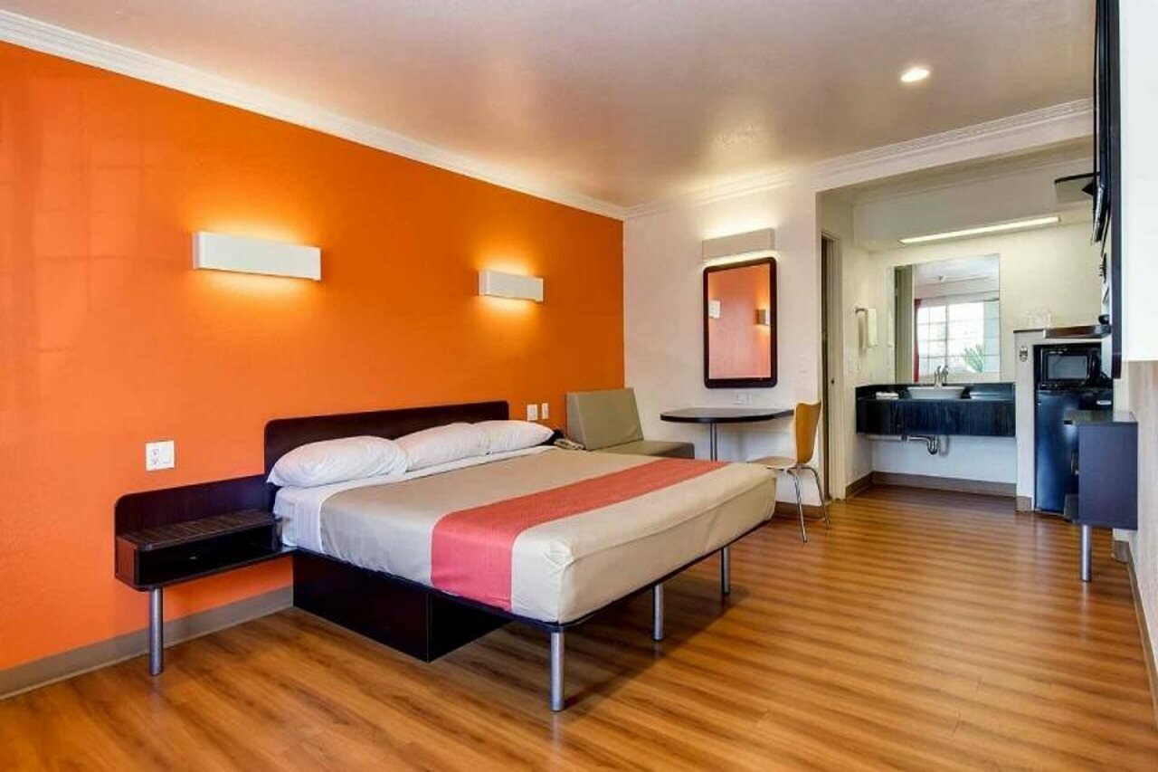 Фото Motel 6 Garden Grove