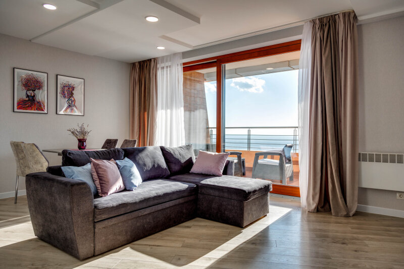 Фото Фамилия Делюкс