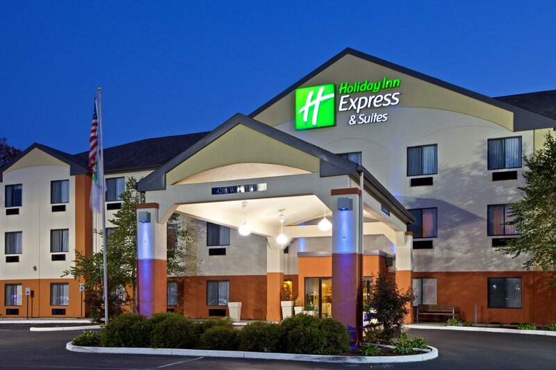 Гостиница Holiday Inn Express Hotel & Suites Muncie, an Ihg Hotel в Мунчи