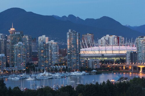 Гостиница Metropolitan Hotel Vancouver в Ванкувере