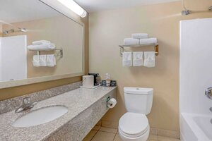 Гостиница Quality Inn & Suites
