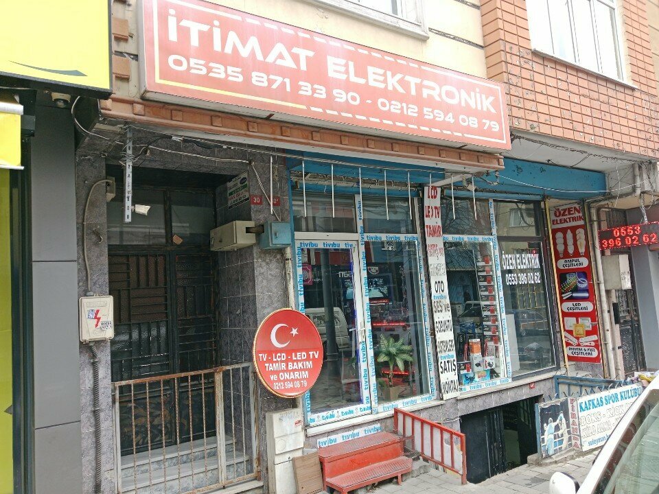 Satellite operator Ckr Electronics, Istanbul, photo