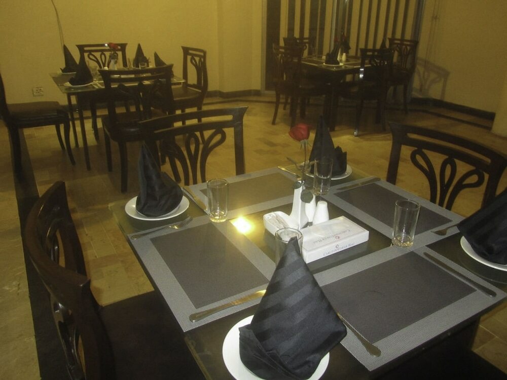 Фото Carlton Tower Hotel Lahore