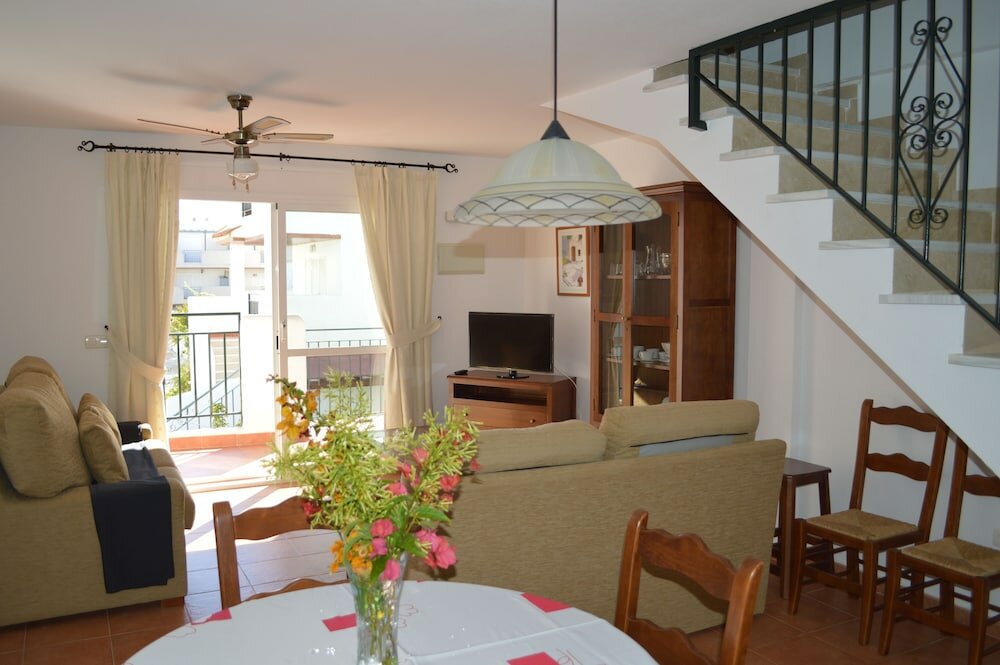 Фото Apartamentos Natura World