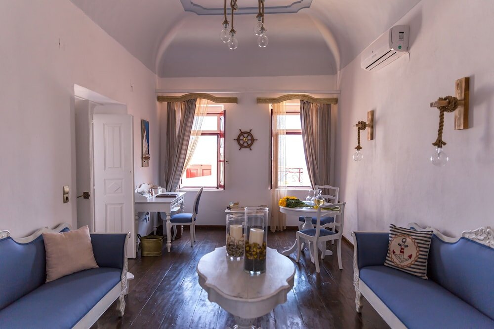 Фото Poseidon Mansion