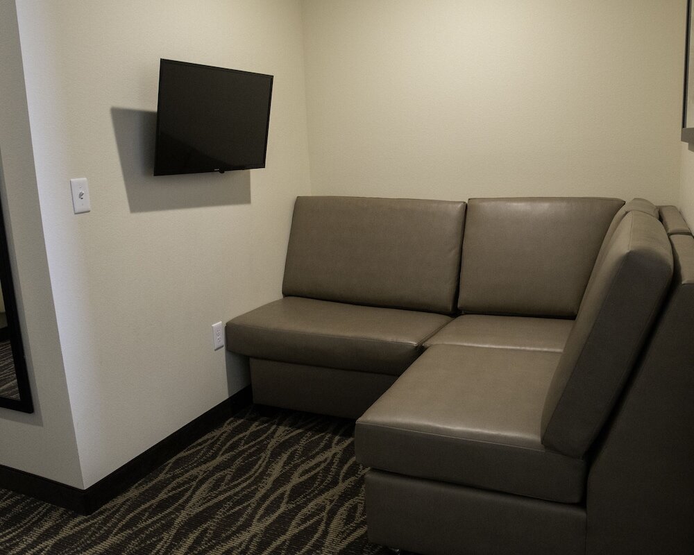 Фото Cobblestone Hotel & Suites - Two Rivers