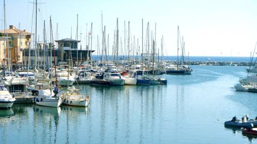 Фото Logis Hôtel Atoll