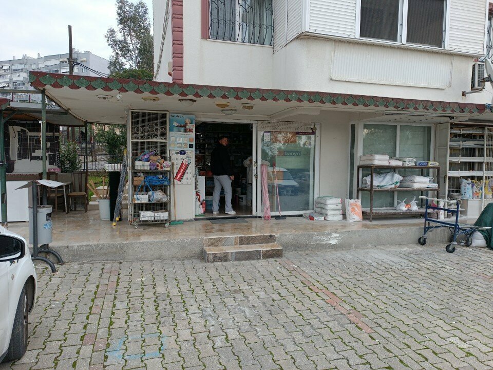 Hardware store Özgür Ticaret, Izmir, photo