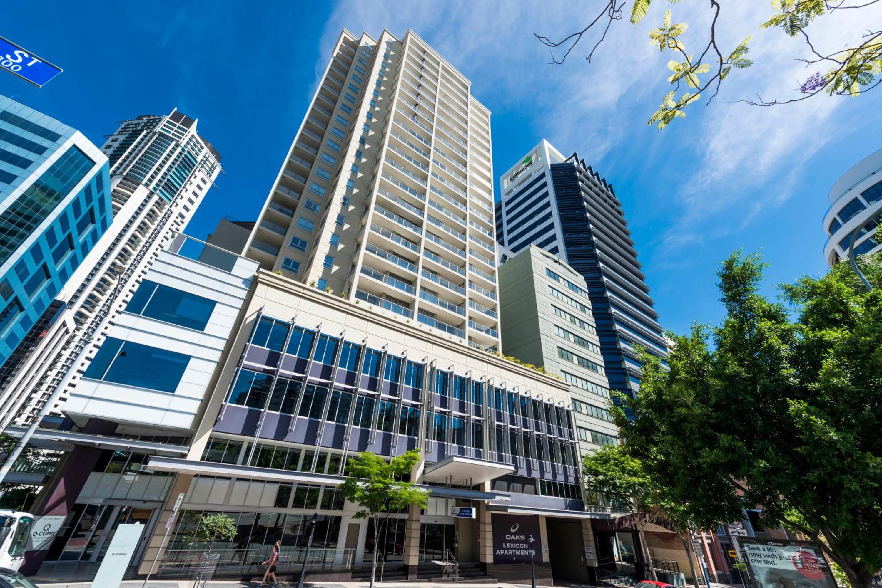 Фото Oaks Brisbane Lexicon Suites